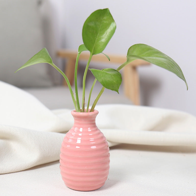 Modern Textured Ceramic Bud Vase Kalsten