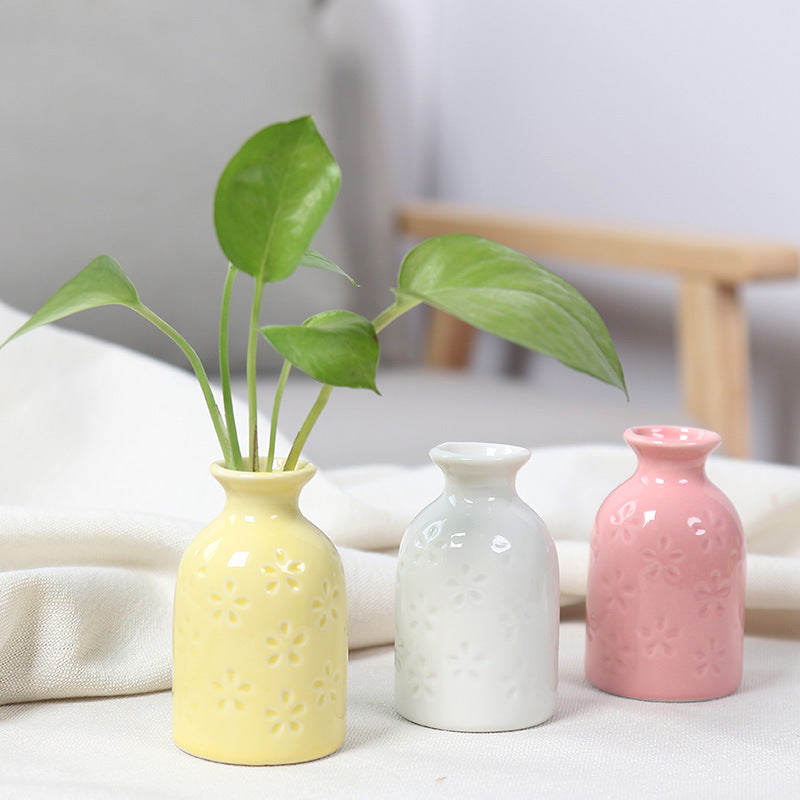 Charming Ceramic Bud Vase Kalsten