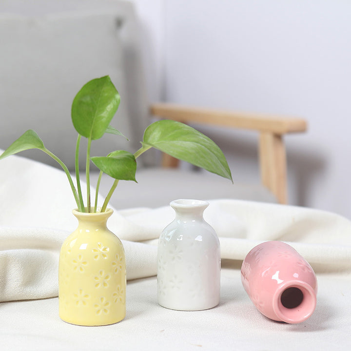 Charming Ceramic Bud Vase Kalsten