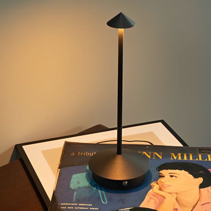 Pina Pro - Stylish Dimmable USB Table Lamp | Noxord