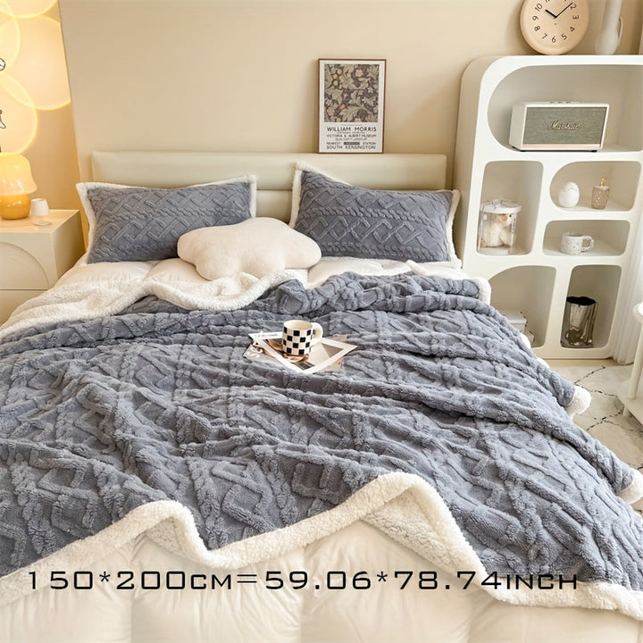 Vintage Luxe Reversible Fleece Blanket - Essential for Winter Noxord