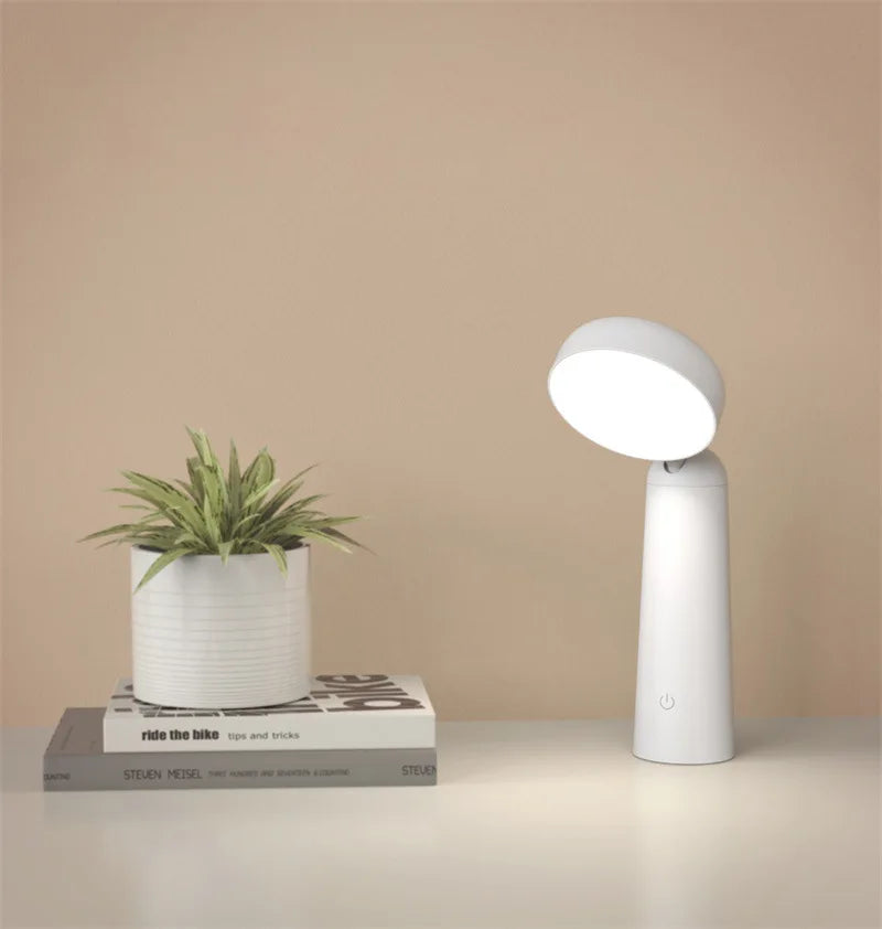 Modern Black Table Lamp with Golden Accents – Luxury LED Lighting Noxord