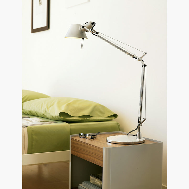 Brady Rocker Arm Table Lamp | Kalsten