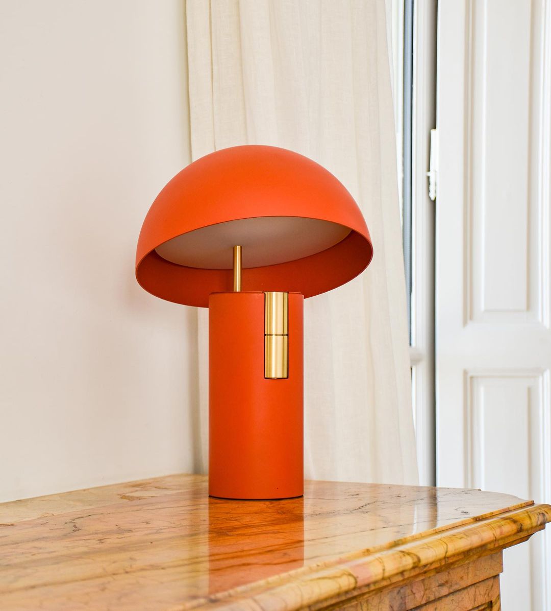 Table Lamp - RetroWave - Minimalist & Adjustable Design - Chic Modern Elegance | Noxord