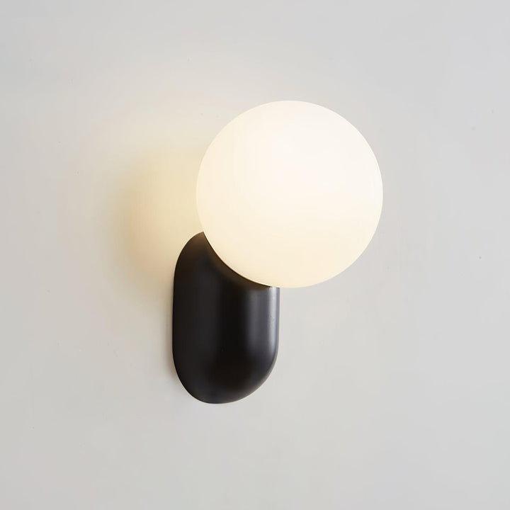 ChicGlow Resin Wall Lamp – Elegance and Energy Efficiency in One Noxord