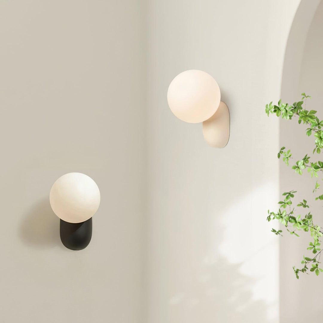 ChicGlow Resin Wall Lamp – Elegance and Energy Efficiency in One Noxord