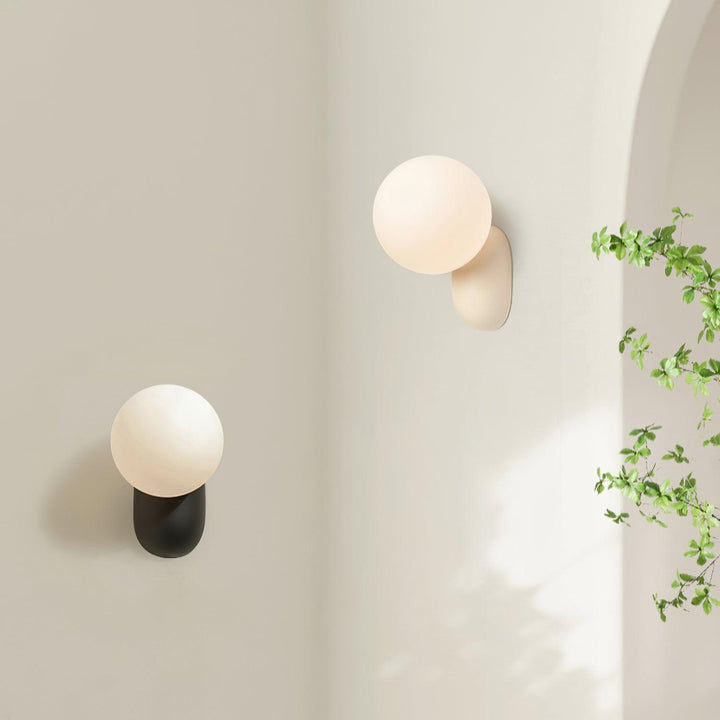 ChicGlow Resin Wall Lamp – Elegance and Energy Efficiency in One Noxord