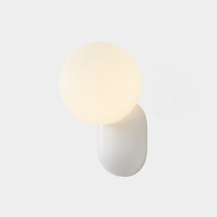ChicGlow Resin Wall Lamp – Elegance and Energy Efficiency in One Noxord