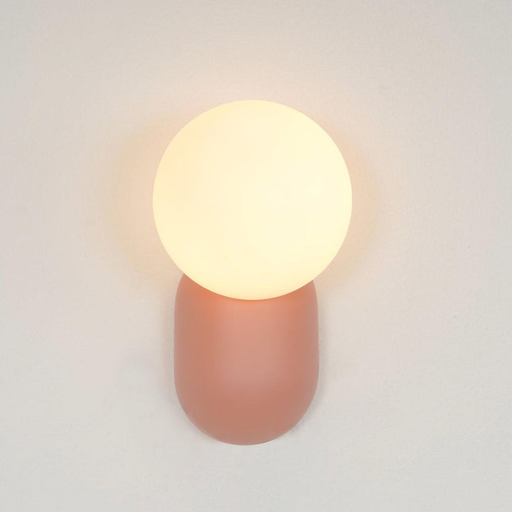 ChicGlow Resin Wall Lamp – Elegance and Energy Efficiency in One Noxord