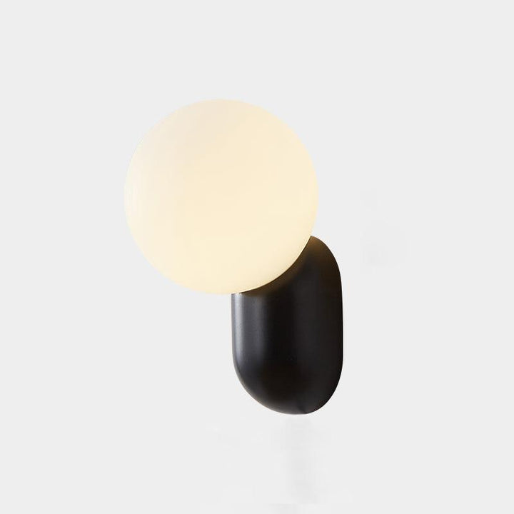 ChicGlow Resin Wall Lamp – Elegance and Energy Efficiency in One Noxord