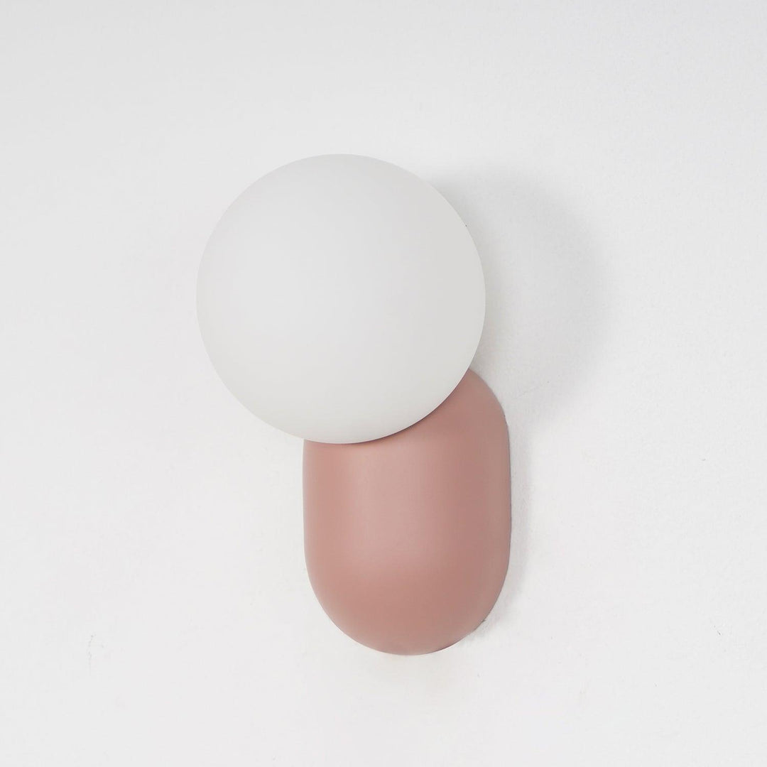 ChicGlow Resin Wall Lamp – Elegance and Energy Efficiency in One Noxord