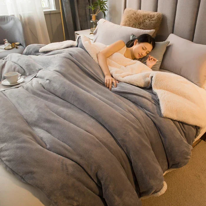 Kalsten | CozyNest Reversible Wool Blanket – Flannel & Cashmere Warm Blanket for Winter
