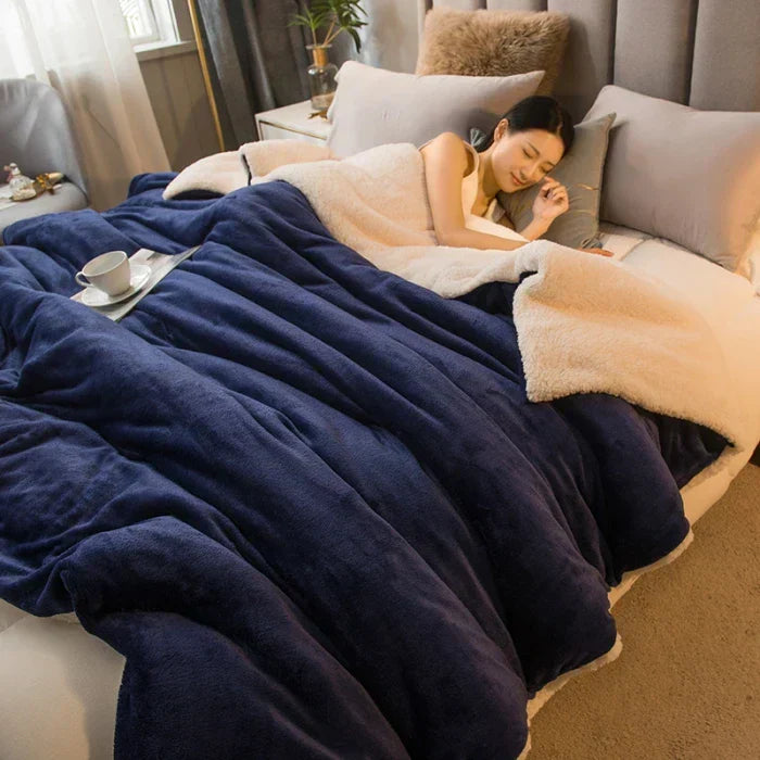 Kalsten | CozyNest Reversible Wool Blanket – Flannel & Cashmere Warm Blanket for Winter