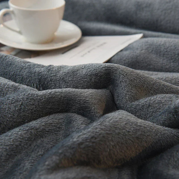 Kalsten | CozyNest Reversible Wool Blanket – Flannel & Cashmere Warm Blanket for Winter