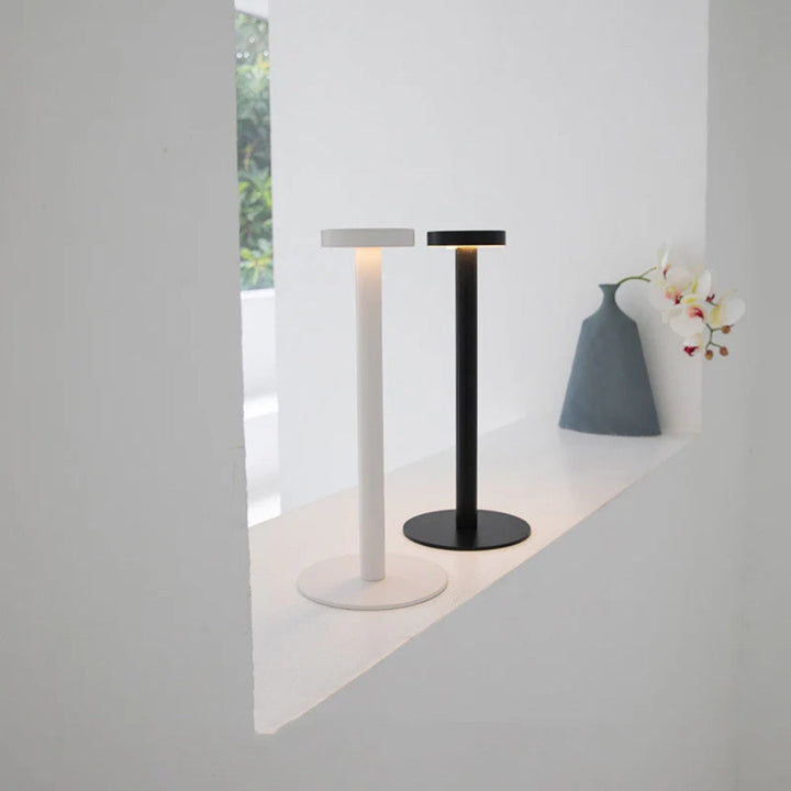 Zephyr Aluminum LED Table Lamp | Kalsten