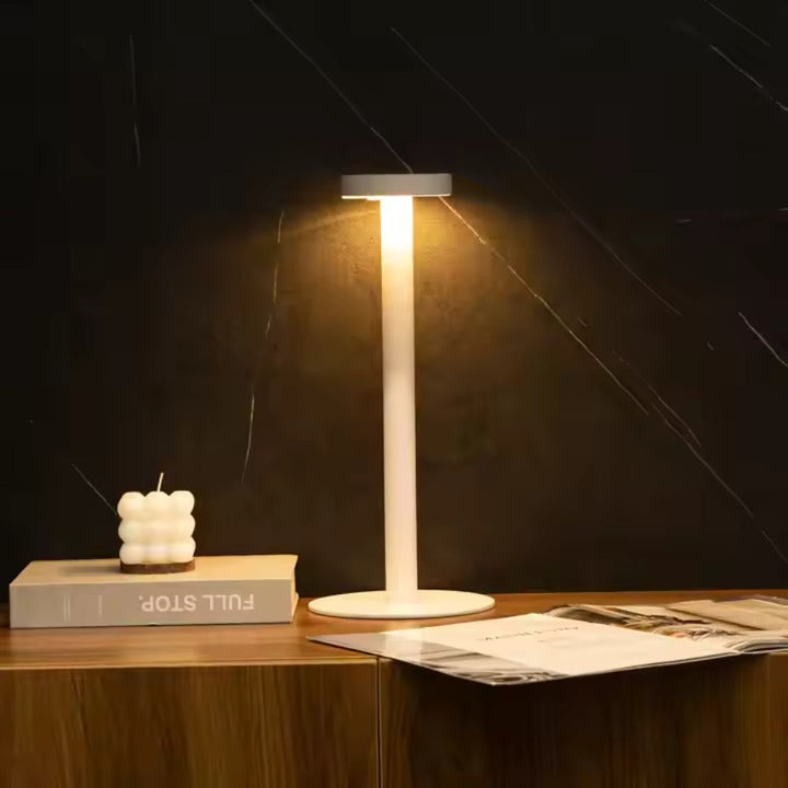 Zephyr Aluminum LED Table Lamp | Kalsten