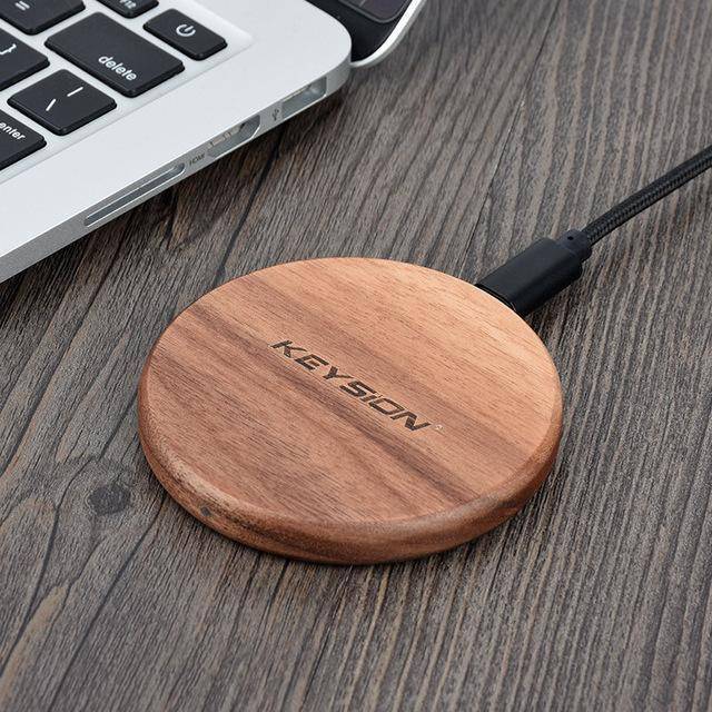 Kalsten | Sustainable Qi Fast Charger made of Bamboo with Overheat Protection