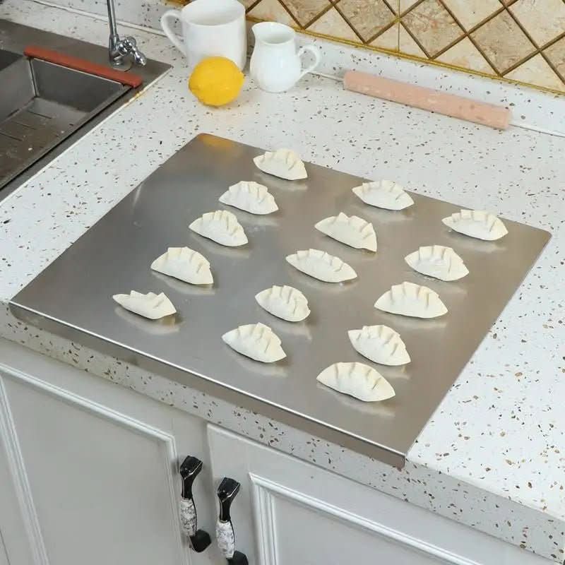Kalsten | Stainless steel cutting board with non-slip underside & integrated lip