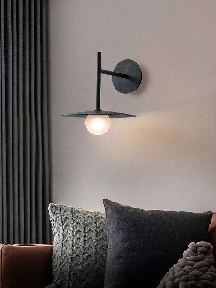 Gea Iron Wall Lamp | Kalsten