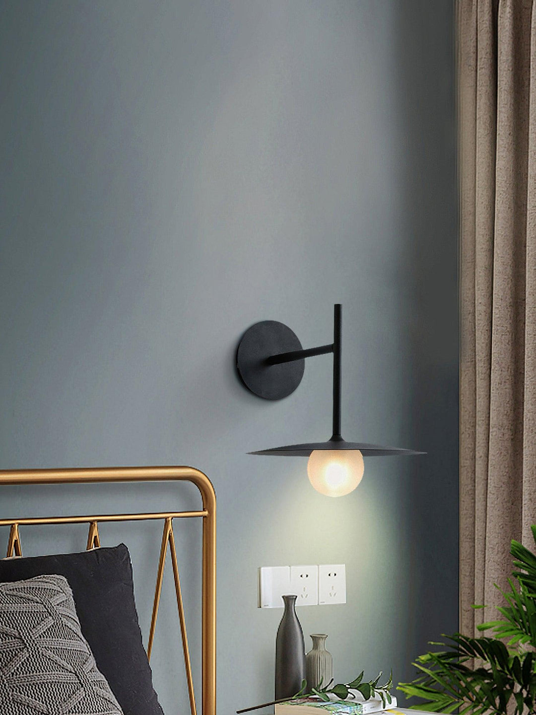 Gea Iron Wall Lamp | Kalsten