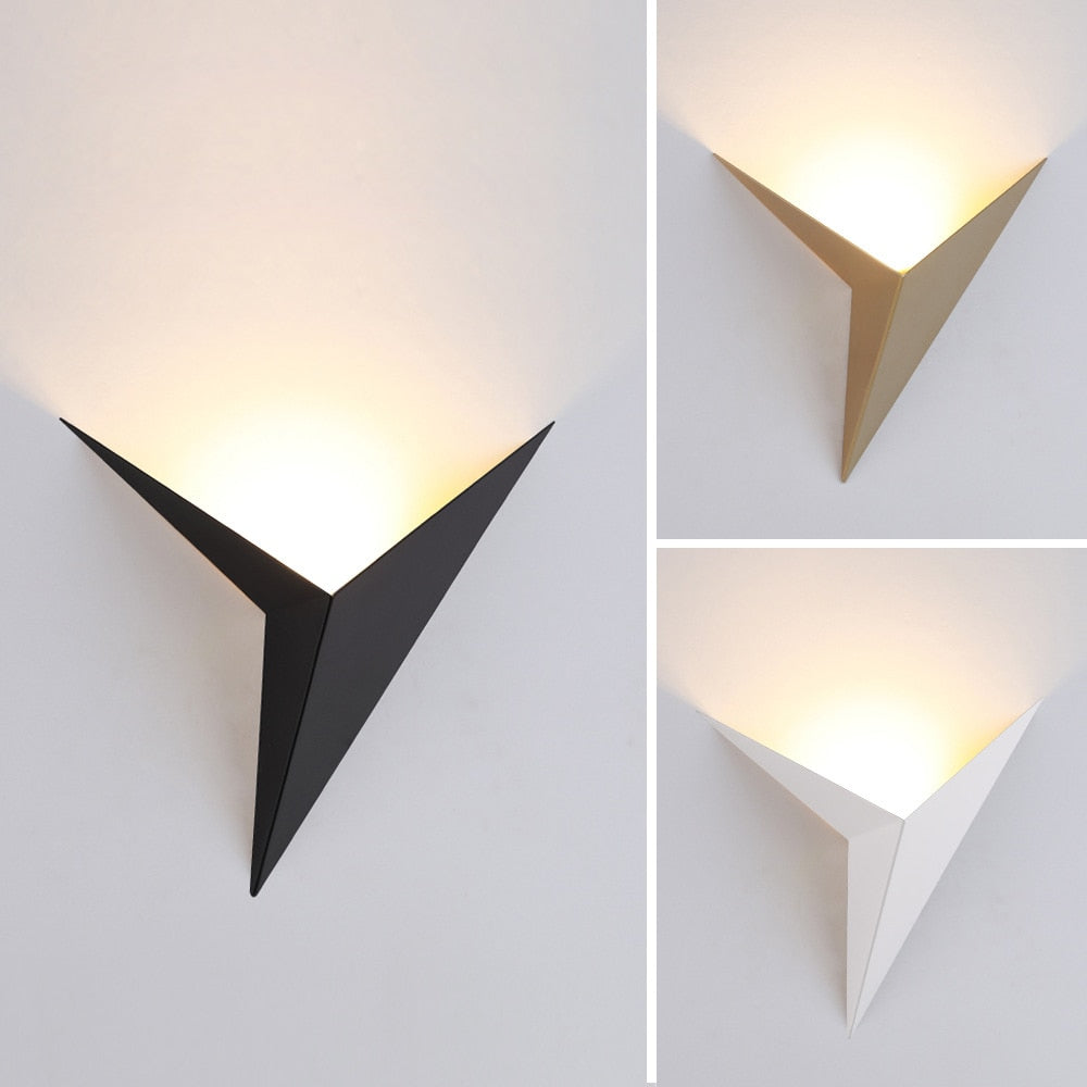 Kalsten | Trigon Wall Light