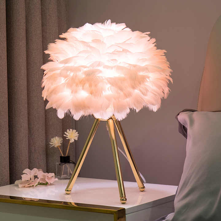 Table Lamp - FeatherLux - Dimmable Light - Elegant Feather Design | Noxord