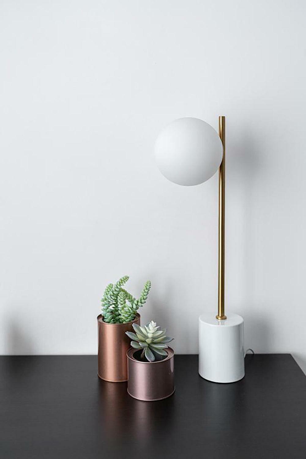Harper Globe Table Lamp 8.7' | Kalsten