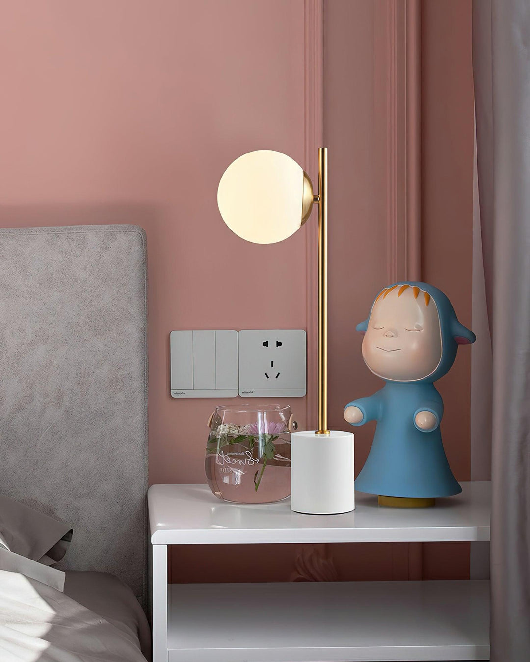 Harper Globe Table Lamp 8.7' | Kalsten