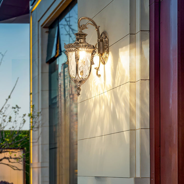 Heritage Outdoor Wall Lamp | Kalsten