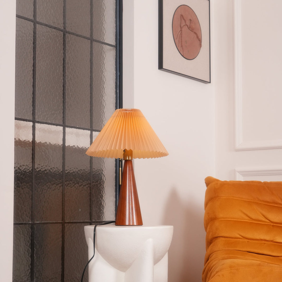 AntiqueRadiance – Elegant Wood and Metal Table Lamp | Noxord