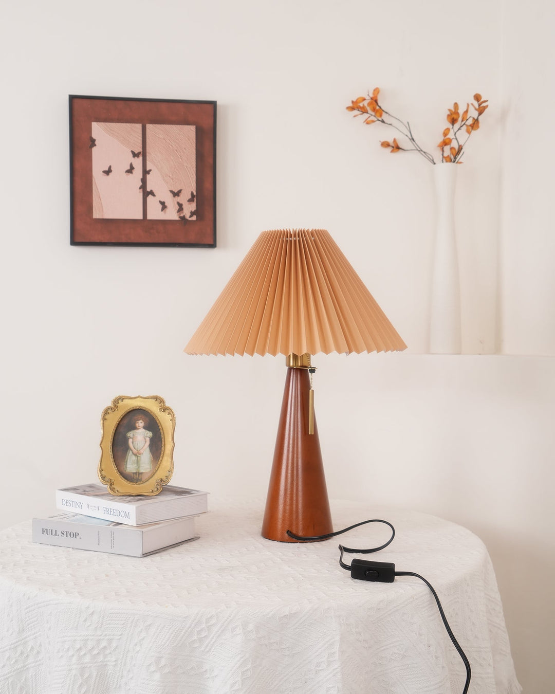 AntiqueRadiance – Elegant Wood and Metal Table Lamp | Noxord