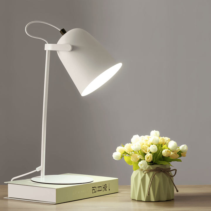 Desk lamp Pastel Creative Scandinavian Design Illuminate your space | Kalsten