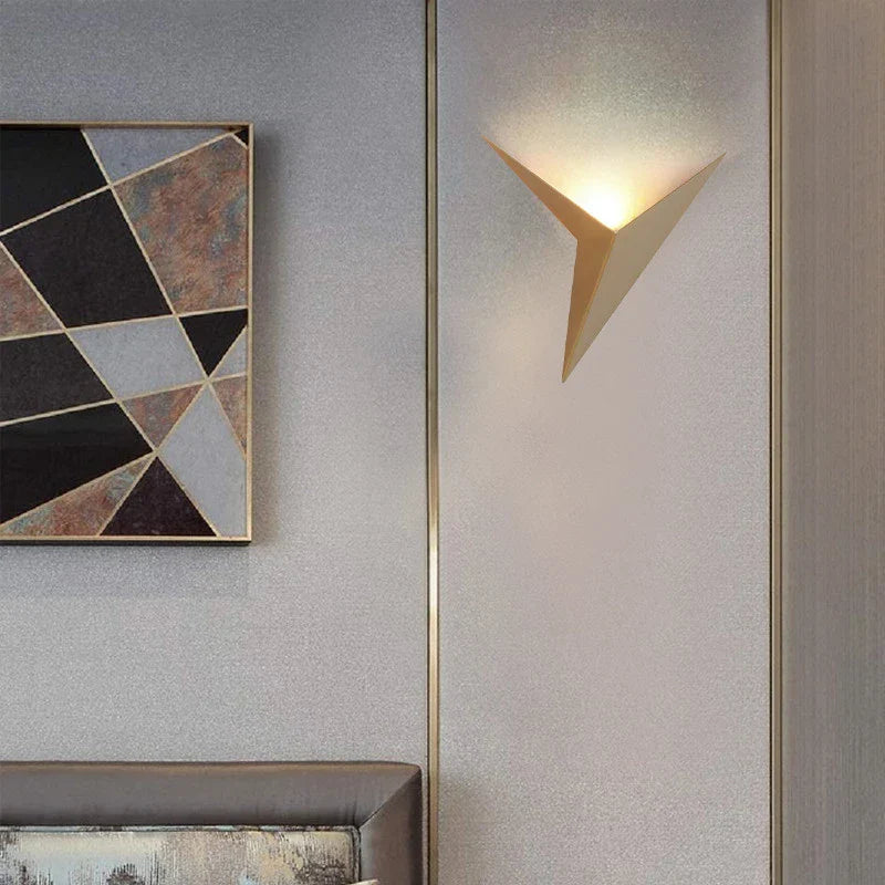 Kalsten | Trigon Wall Light
