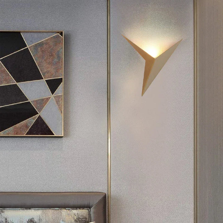 Kalsten | Trigon Wall Light