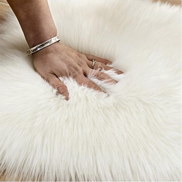 Love Heart Shaped Faux Sheepskin Fur Rug | Kalsten