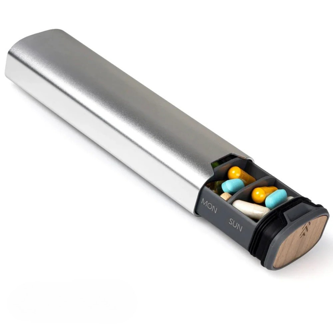 Kalsten | Spill-proof 7-day pill box with snap closure