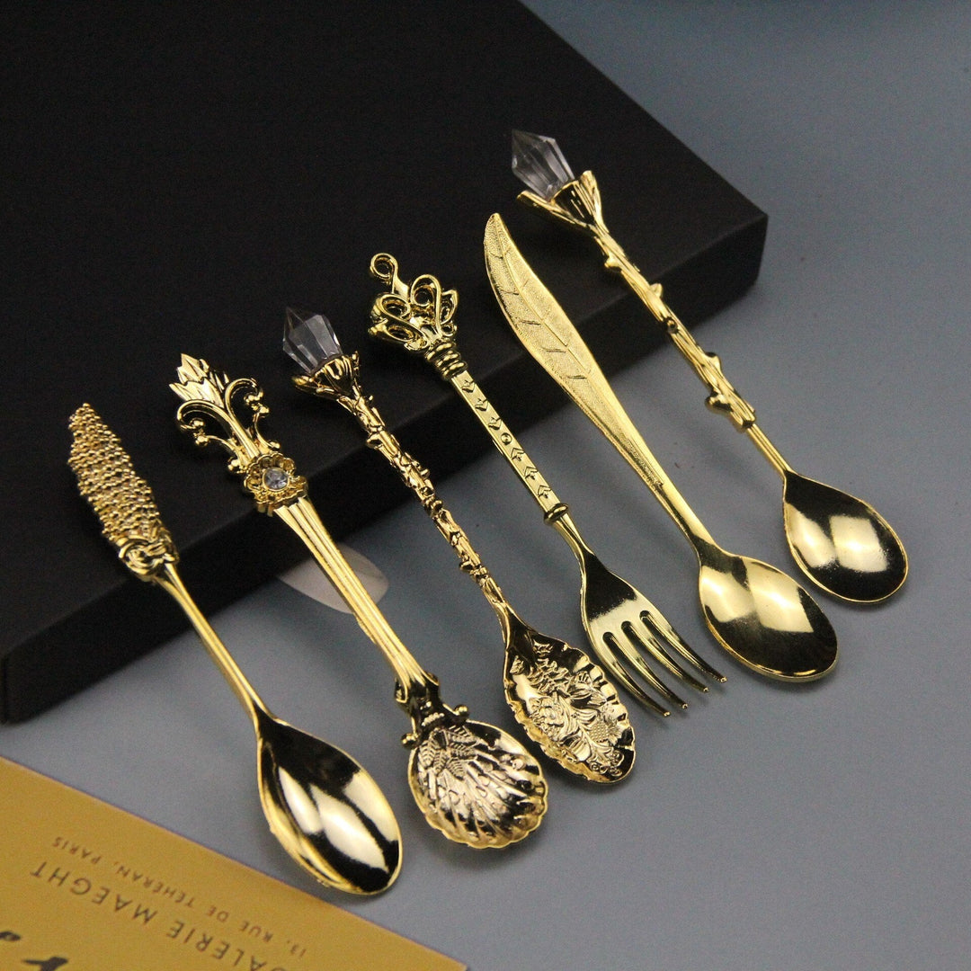 Vintage Engraved Teaspoon – Classic Elegance for Your Table Kalsten