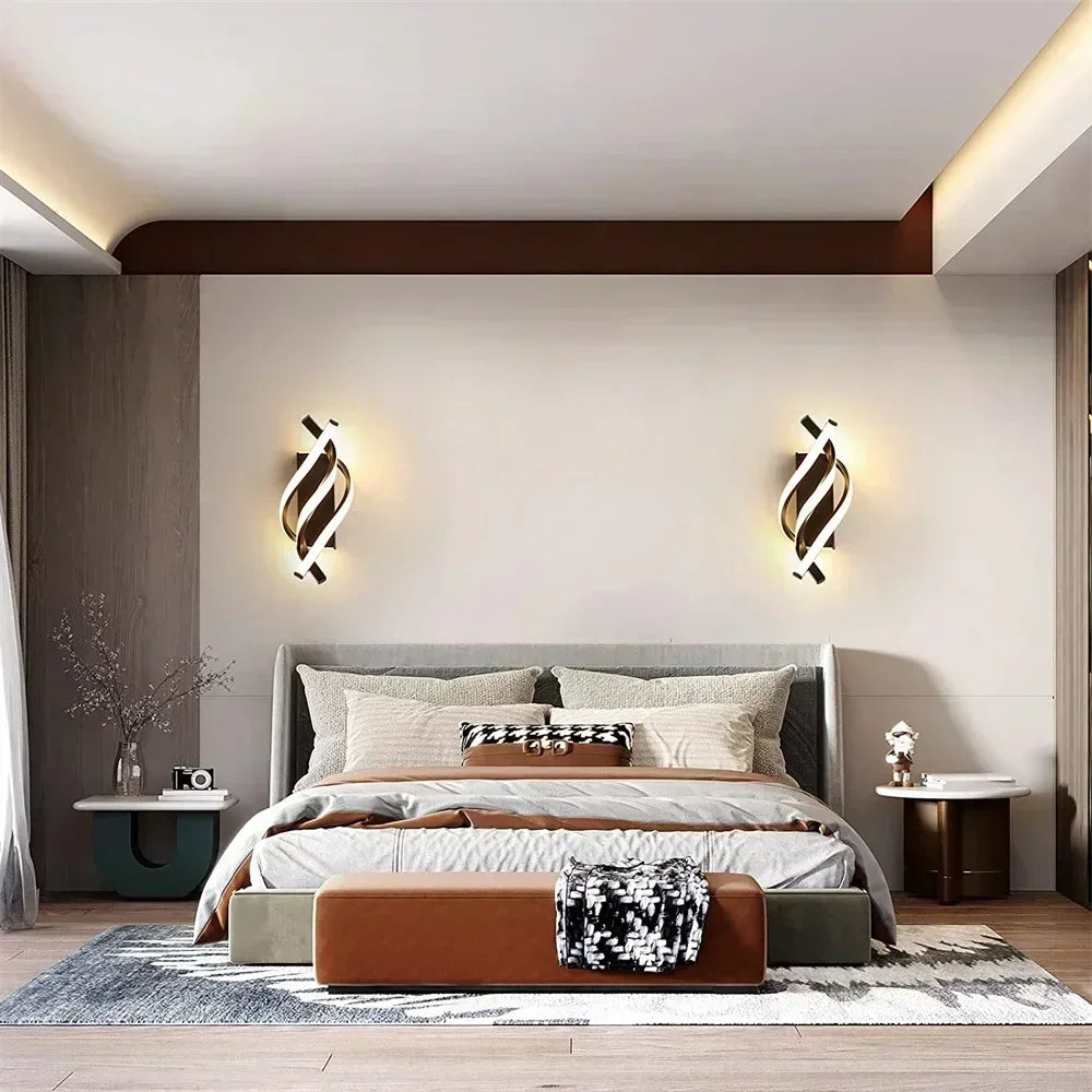 Spiral-shaped wall light | Kalsten