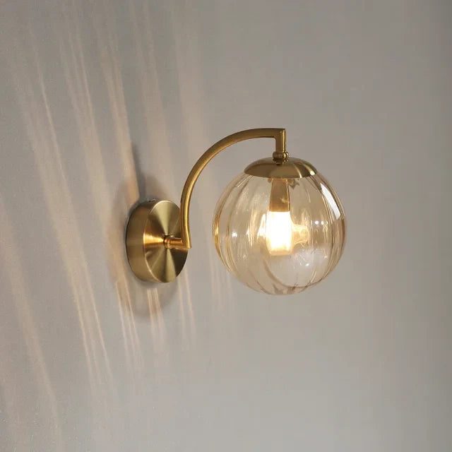 Nordic Glass Wall Lamp - Elegant Scandinavian Wall Lamp in Glass with Warm LED Light Kalsten