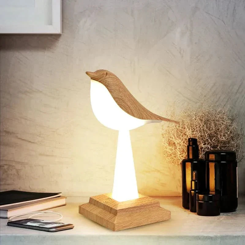 Eclectus Bird-Inspired LED Table Lamp | Kalsten