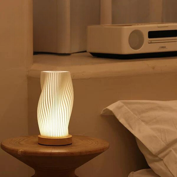 Wavecrest Lamp – Sleek USB-Powered Dimmable Table Lamp | Noxord
