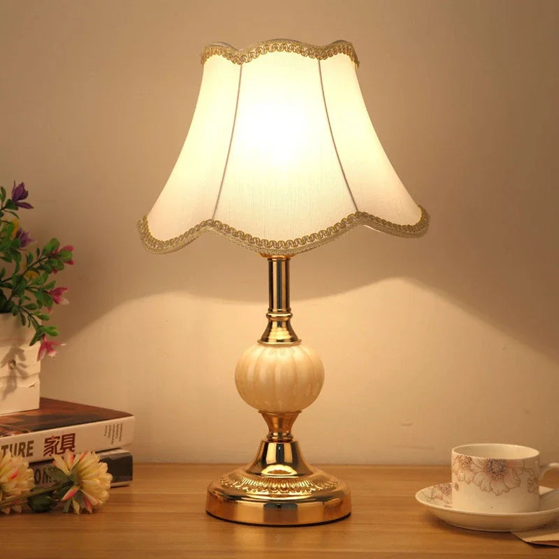 Designer table lamp combining retro with Nordic minimalism | Kalsten
