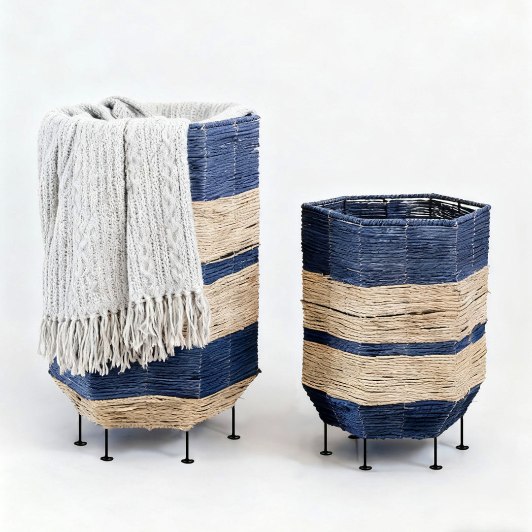 Decorative laundry basket with metal legs Kalsten