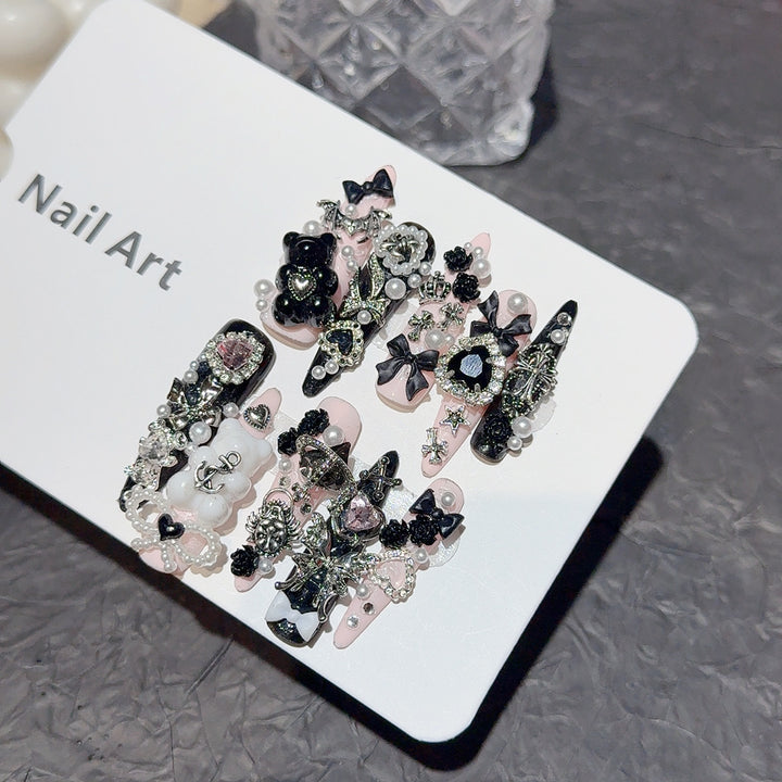 Glamorous Nail Art Extensions