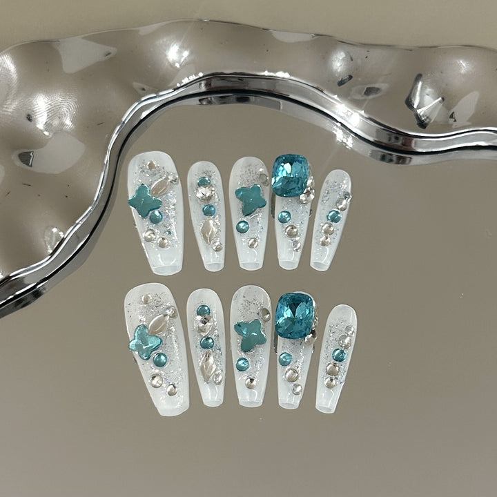 Elegant Decorative Press-On Nail Art Set