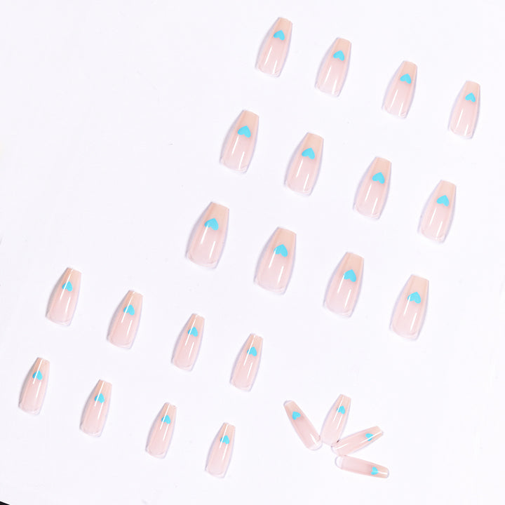Artful nail art with heart motifs Kalsten