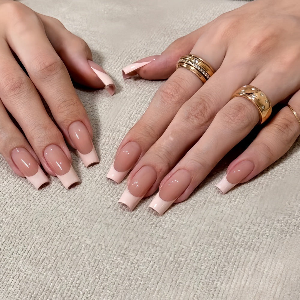 Artificial Nails in Elegant French Look Kalsten