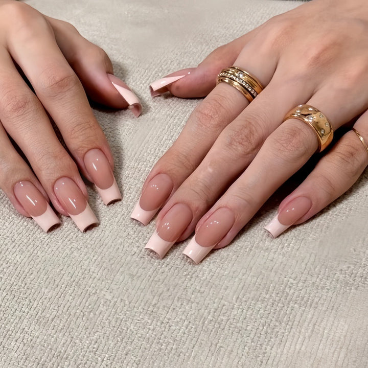 Artificial Nails in Elegant French Look Kalsten