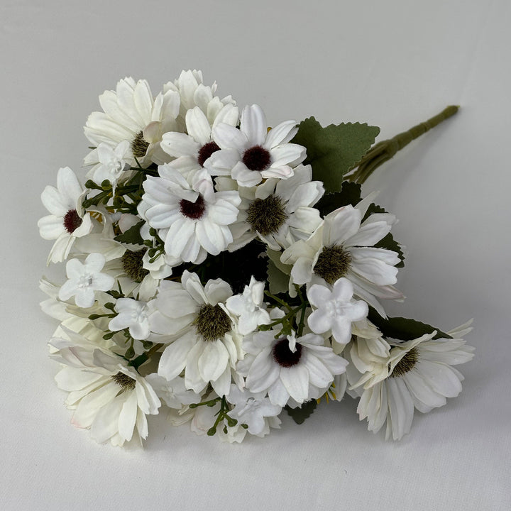 Lifelike Daisy Flower Bouquet