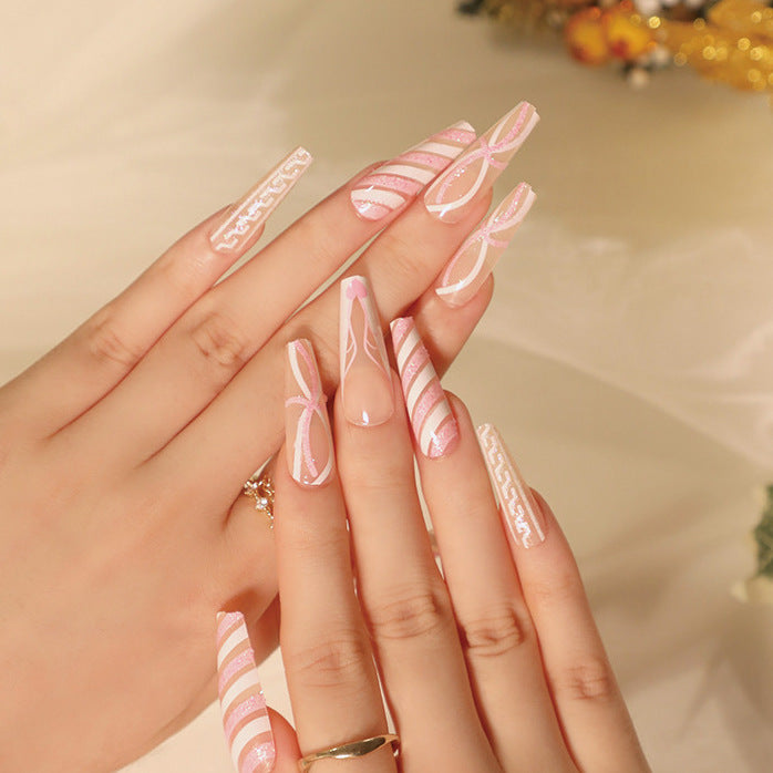 Artful Christmas nail art with original gingerbread motif Kalsten